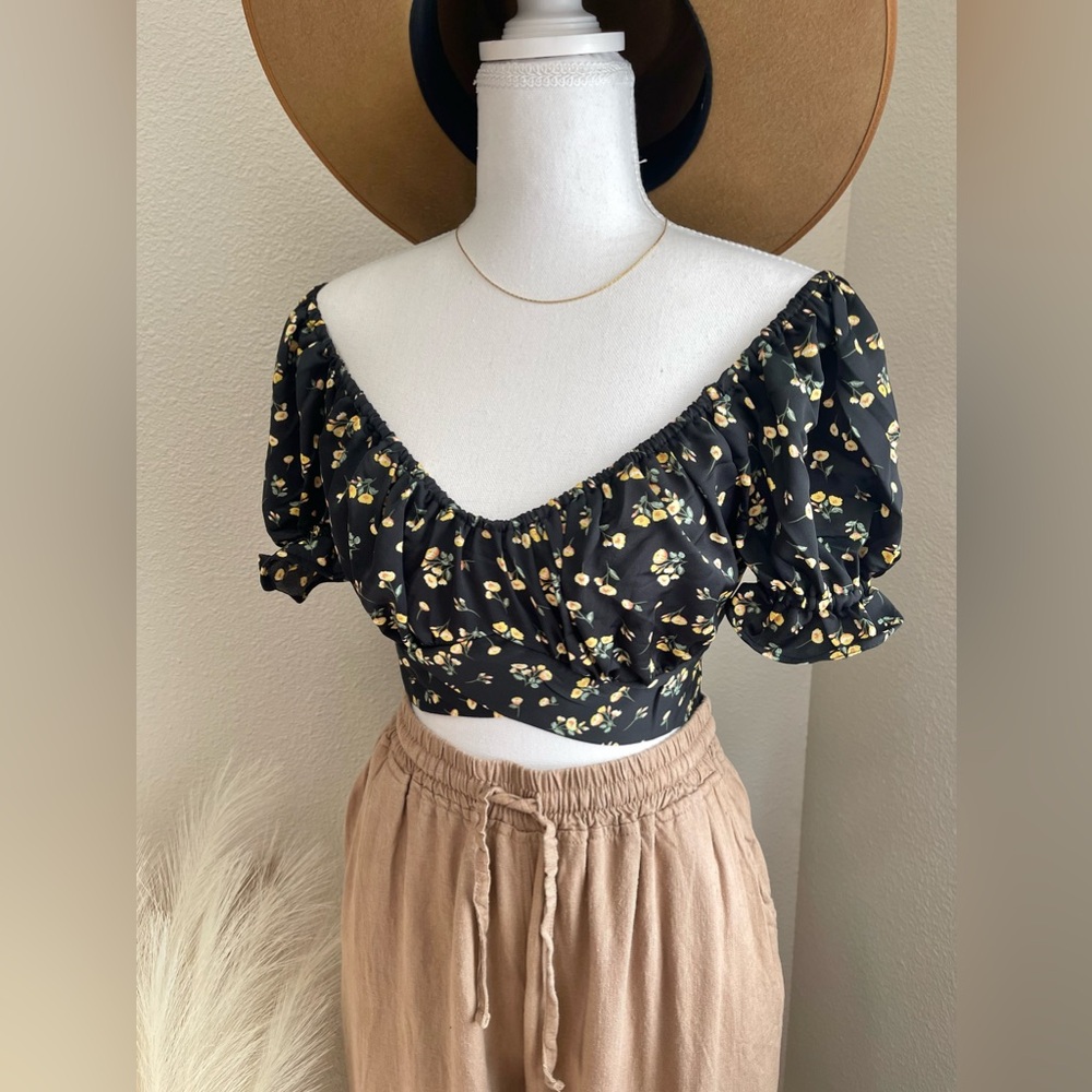 NWT - Hidden Brand Cottagecore Garden Party Floral Princess Puff Sleeve Crop Top